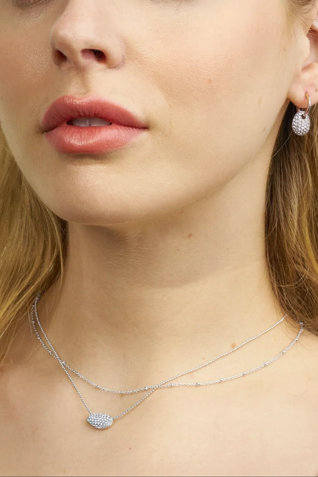 Ulani Layering-Optik-Halskette in Silber mit Pavé-Anhänger