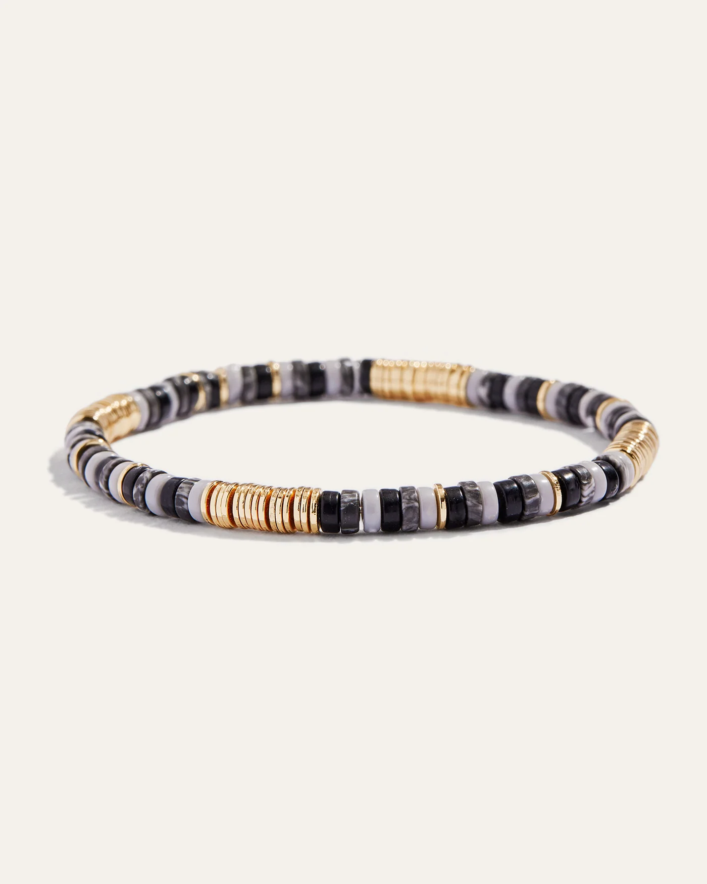 Boho Perlen-Stretcharmband in Schwarz und Gold zum täglichen Stapeln