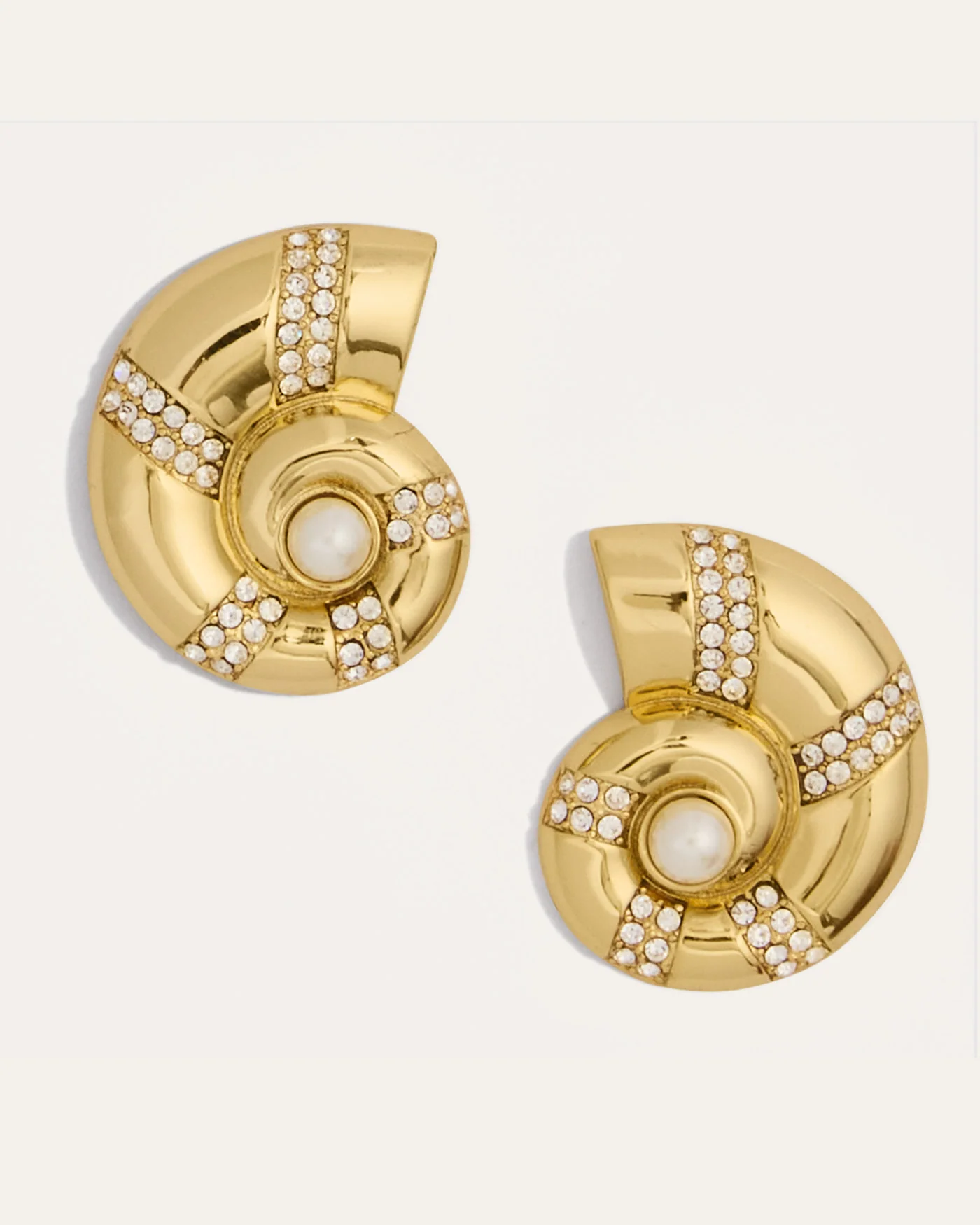 Nautilus Muschel-Ohrstecker in Gold und Perlmutt mit Titanstiften