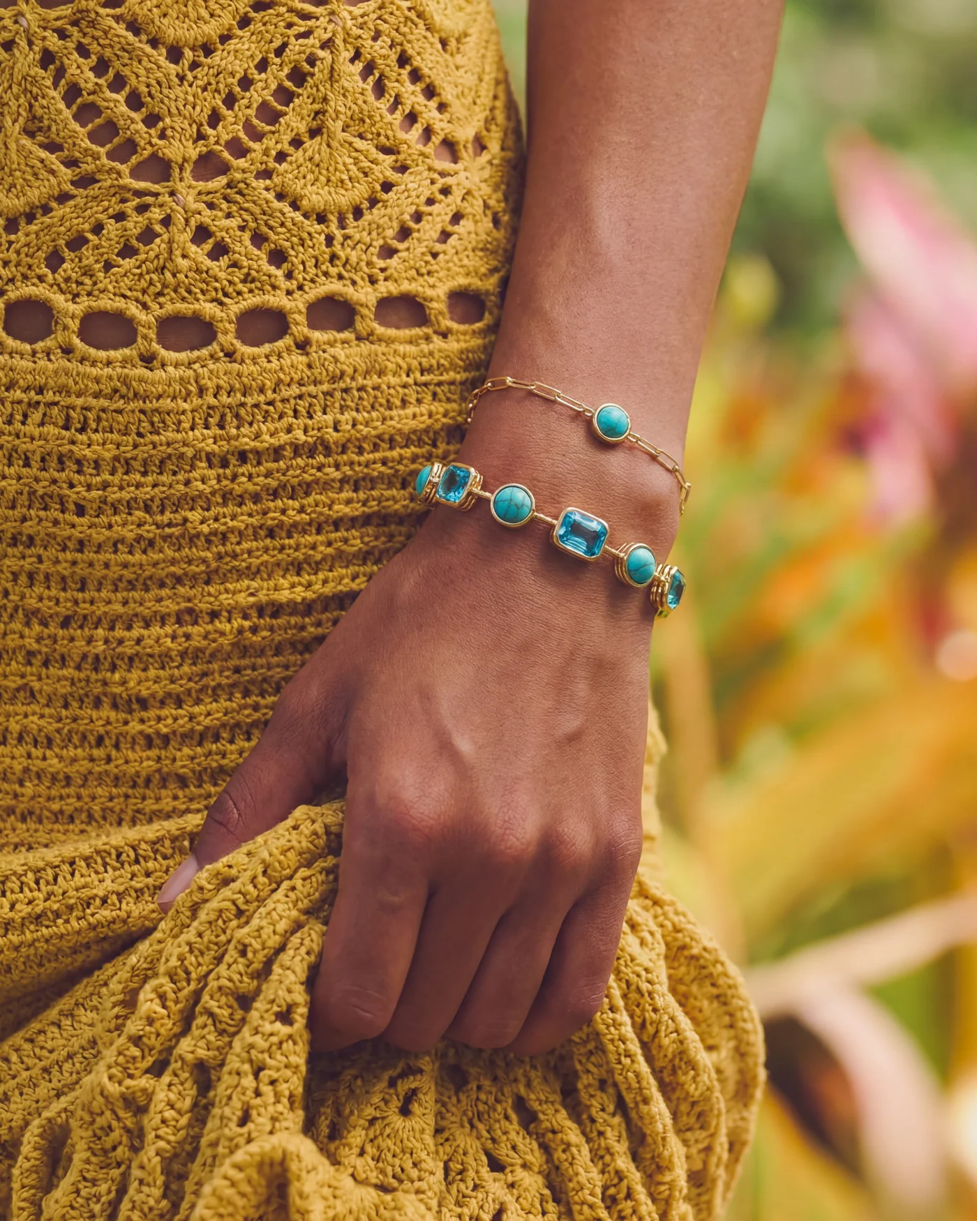 Ava Paperclip Bracelet in Turquoise with Bezel-Set Cabochon